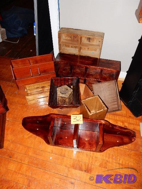 lot 32 image: Misc Wall Displays