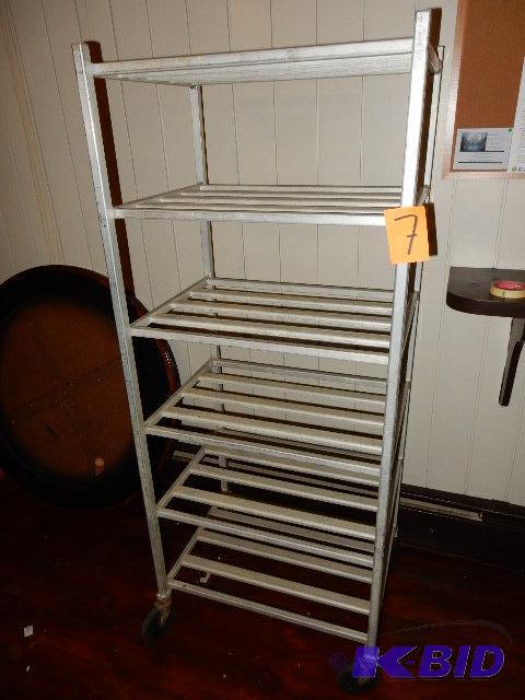 lot 7A image: Aluminum Cart