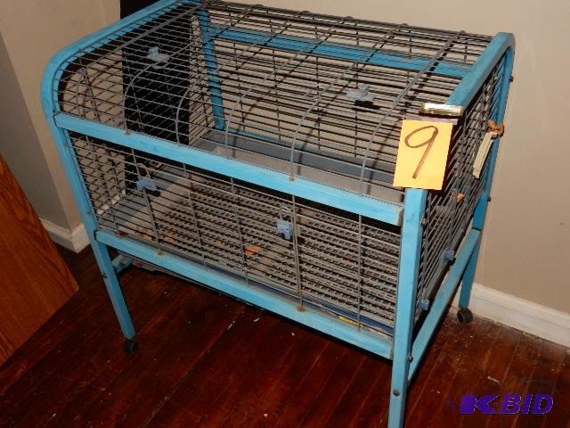 lot 9 image: Rabbit, Small animal cage