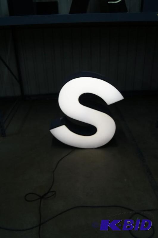 metal lighted letters