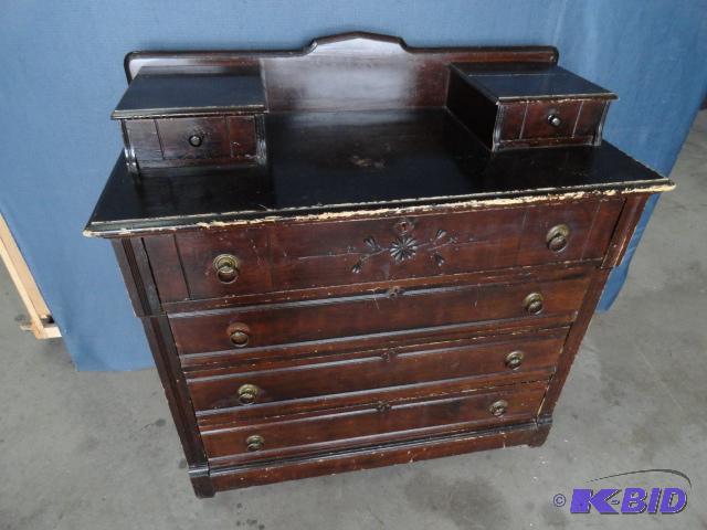 lot 113 image: Maple dresser on casters, 4 drawers, has some...