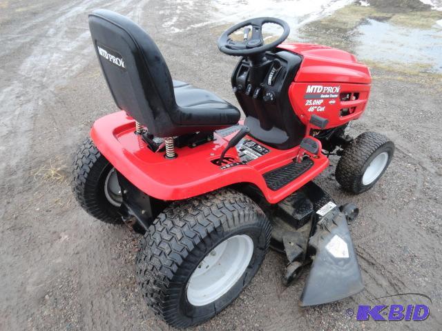 MTD Pro lawn tractor Model 14AI808H718 Seria Antiques