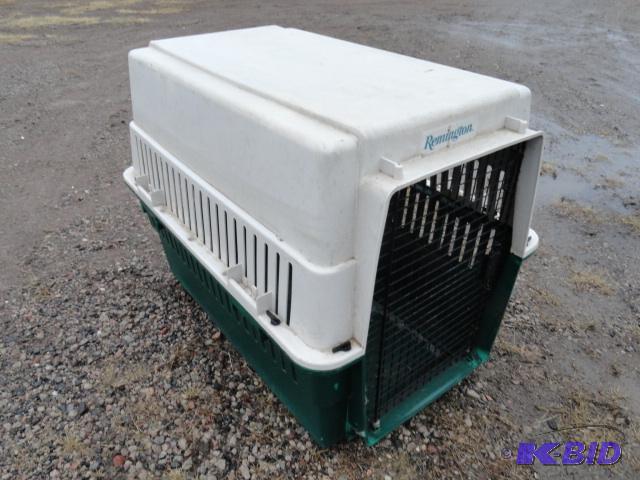 lot 130 image: Remington large dog kennel...