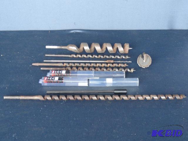 lot 135 image: Assortment of drill bits including two new 12...