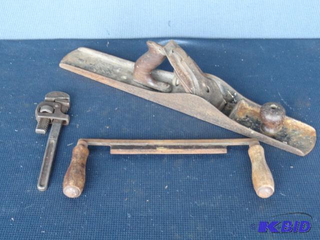 lot 136 image: Bailey No. & wood plane, Northern King ha...