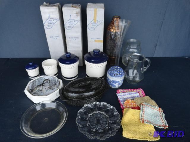 lot 162 image: West Virginia glass, Hamilton Collection plat...