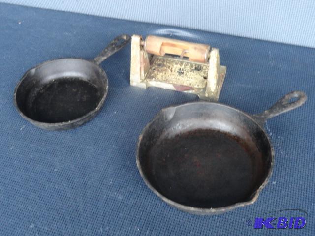 lot 182 image: Cast iron skillets No. 3, 5, comes with Harmo...