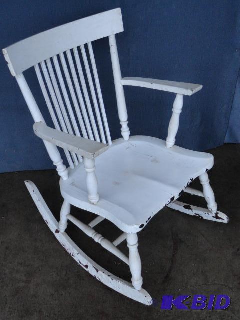 lot 199 image: Rocking chair with fancy spindals...