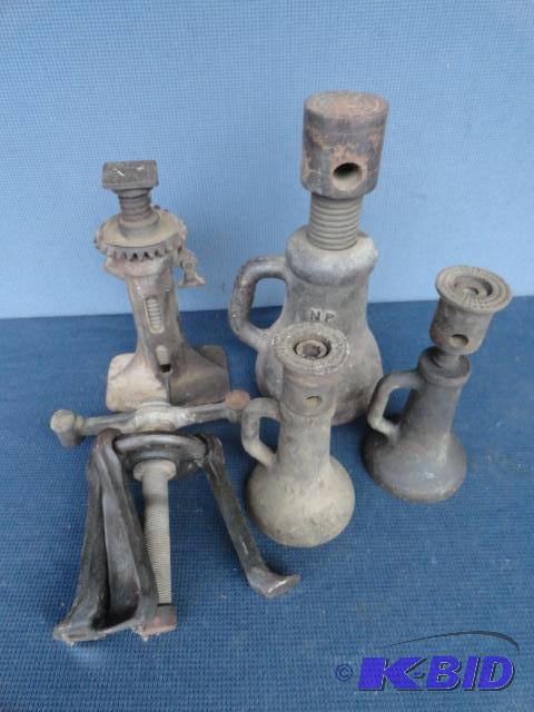 lot 211 image: Screw jack marked NP TO265, 1x6 screw jacks a...