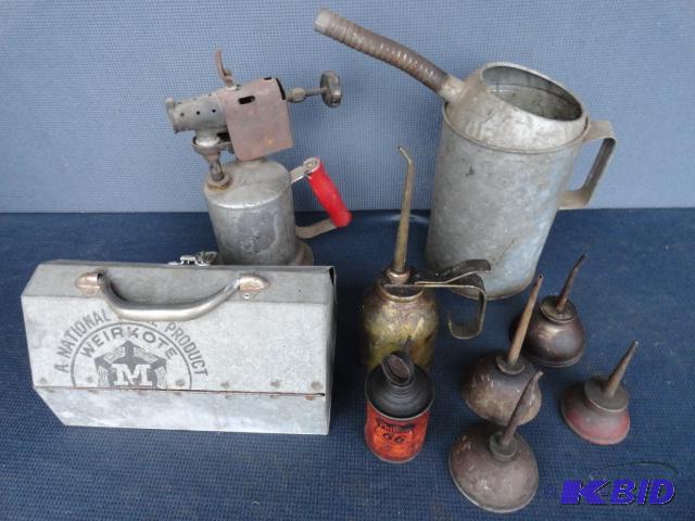 lot 213 image: Blow torch, oilers (Two Eagle) Phillips 66, t...