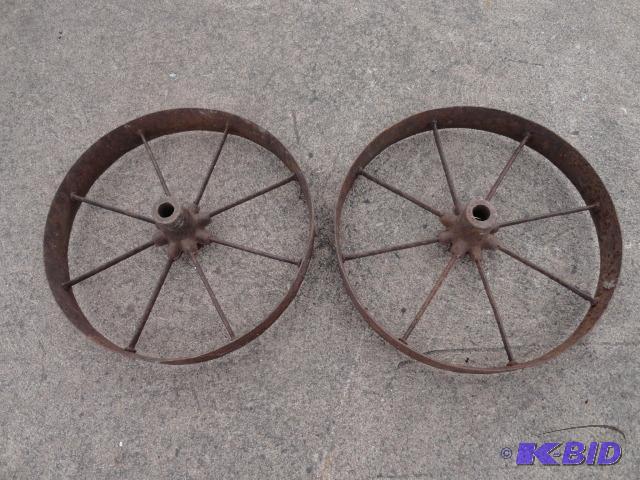 lot 25 image: Pair of matching steel wheels, 19"...