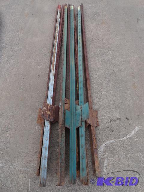 lot 33 image: Ten 6 steel fence post...