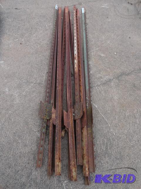 lot 34 image: Ten 6 steel fence post...