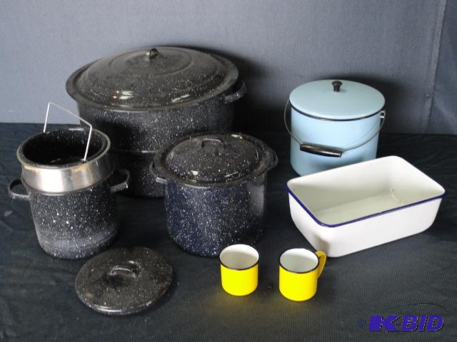 lot 39 image: Assortment of enamel cookware, large canning ...