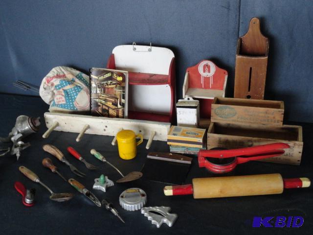 lot 53 image: Kitchen items rolling pin, cookie cutters, b...