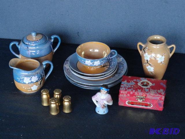 lot 58 image: Occupied Japan Salt & Pepper shakers, va...
