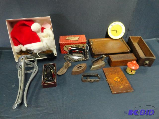 lot 64 image: Santa hat, beard & belt, early folding Ch...
