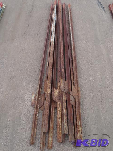 lot 7 image: Ten 6 steel fence post...