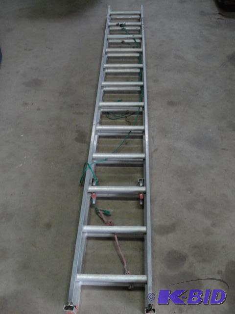 lot 95 image: Werner 24 aluminum extension ladder, Model D...