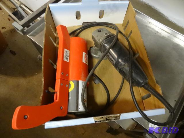 lot 107 image: Black and Decker 6&quot Grinder Paint Markin...