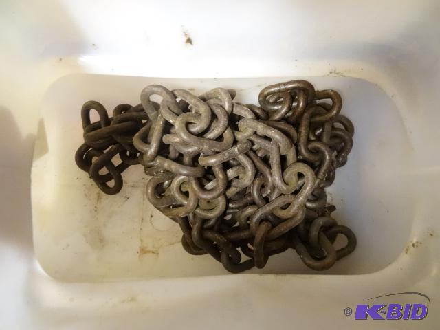 lot 21 image: Piece of Chain...