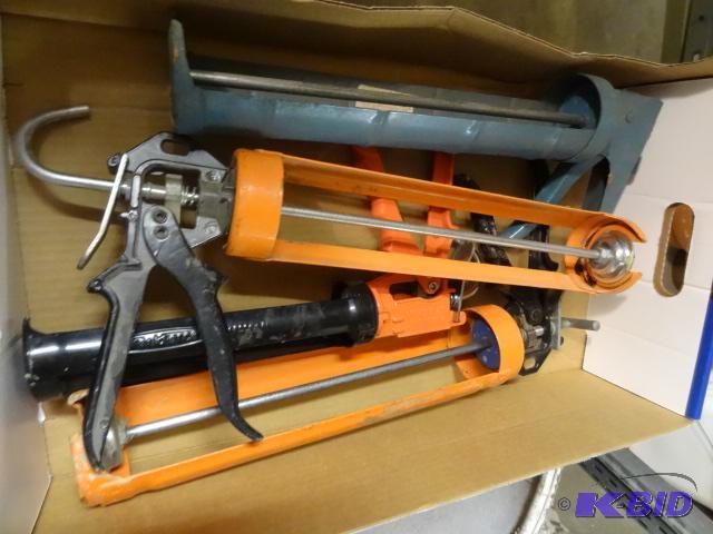 lot 354 image: 4 Caulking guns...