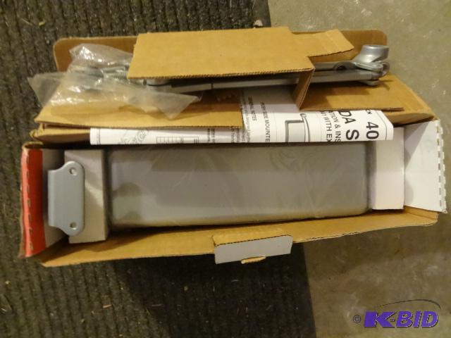 lot 377 image: Ingersoll Rand Auto Door Closer, Model 4041 N...