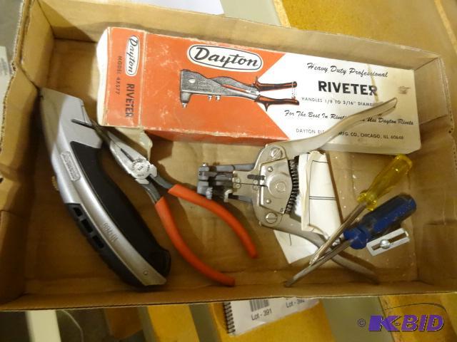 lot 390 image: Misc Tools...