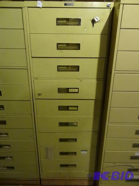 lot 4 image: 11 Drawer Metal Parts Cabinet. Comes with loc...