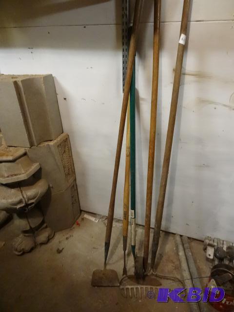 lot 60 image: Misc Garden Tools...