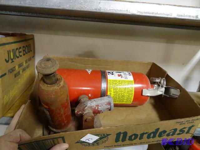lot 73 image: Hydraulic Bottle Jack. Fire Extinguisher. Nee...