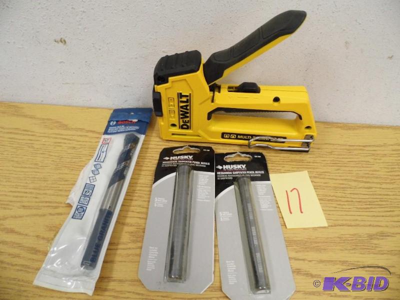 lot 17 image: Assorted HardwareTool Items
