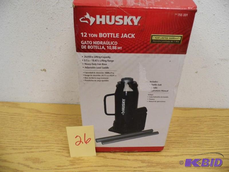 lot 26 image: Husky 12 Ton Bottle Jack