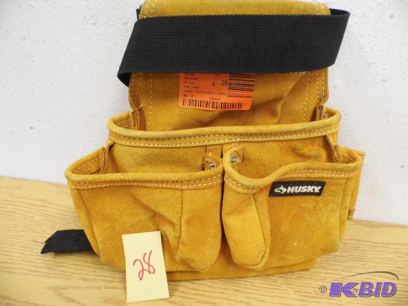 lot 28 image: Husky Tool Belt