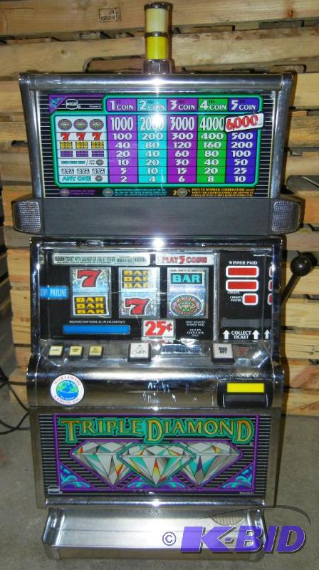 lot 1013 image: IGT S-2000 TRIPLE DIAMOND UPRIGHT REEL SLOT MACHINE