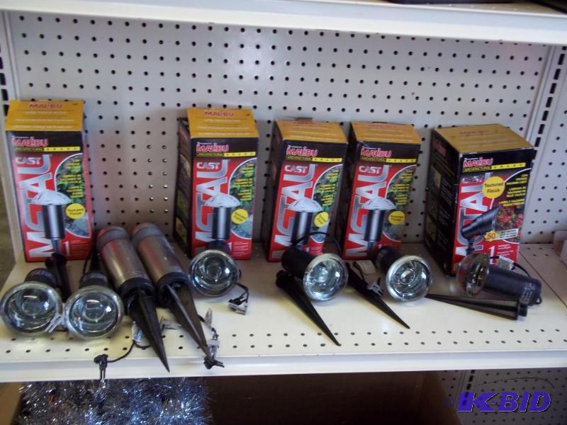 Set of low voltage outdoor landscape lights....
