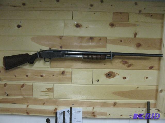 Western Field pump shotgun, Caliber 12 ga SN...