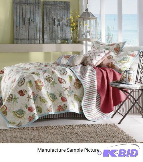 lot 135 image: Reversible Shell Quilt - 108 x 92 -&nbspFini...