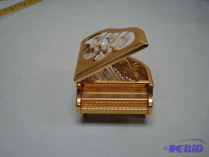 Small Metal Piano Decoration...