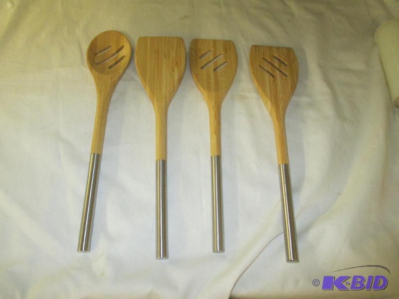 4 Bamboo utensils
