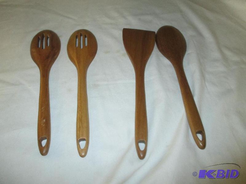 4 Bamboo utensils
