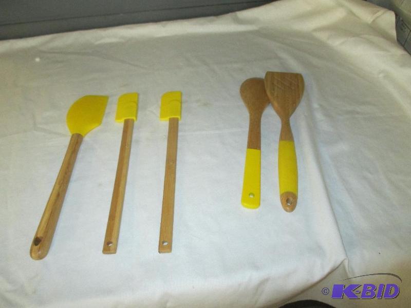 Bamboo utensils