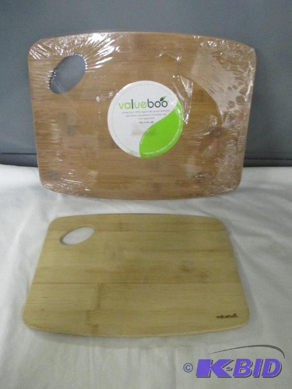 2 Bamboo cutting boards