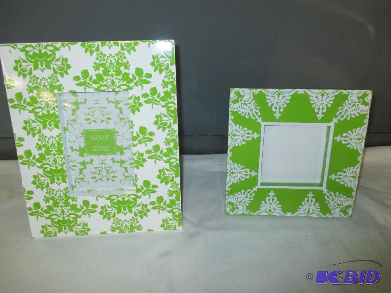 2 picture frames
