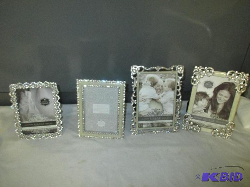 4 picture frames