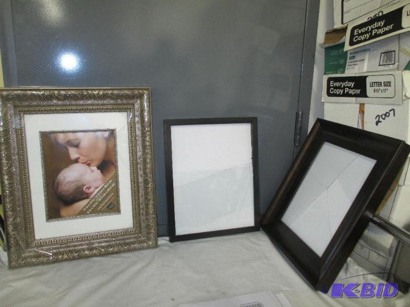 3 Photo frames