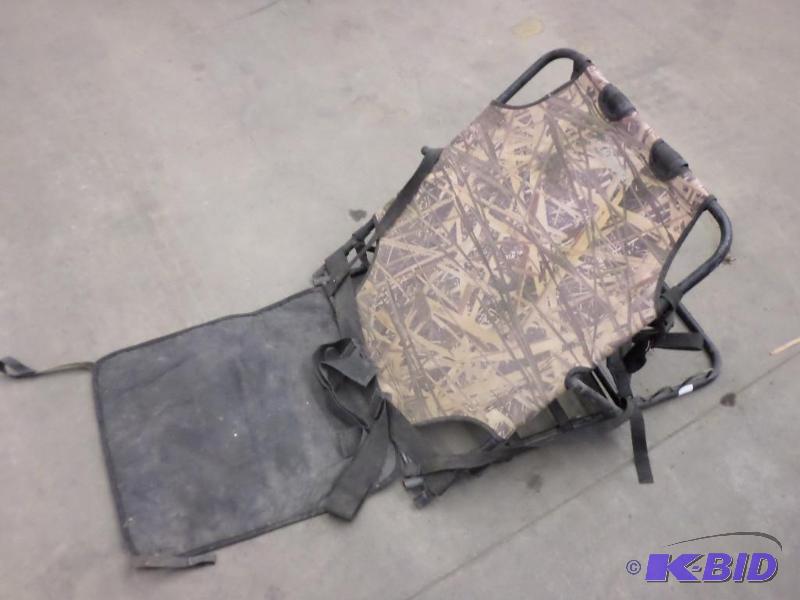 lot 148 image: Portable Backpack Adjustable Layout Blind Bac...