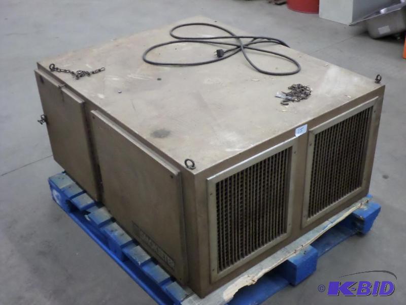 lot 15 image: 120Volt Hanging 36&quotx48" Air Filtrat...