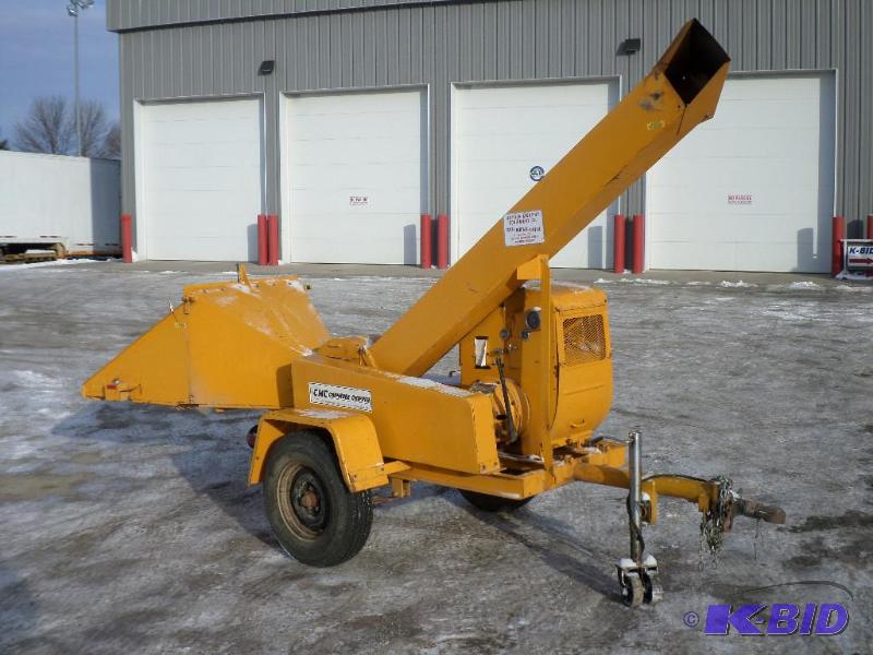 lot 2 image: CMC Chipmore Towable Chipper, 2 516" Bu...
