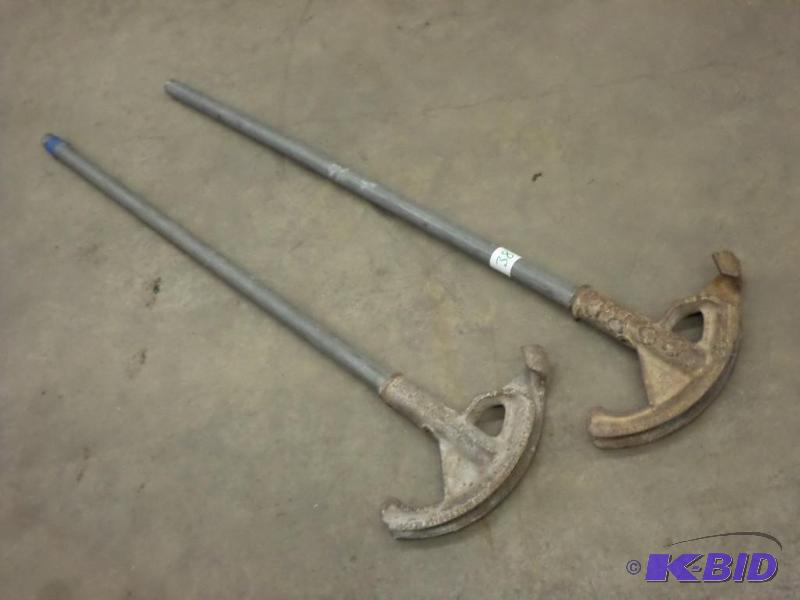 lot 38 image: (2) Small ConduitPipe Benders...